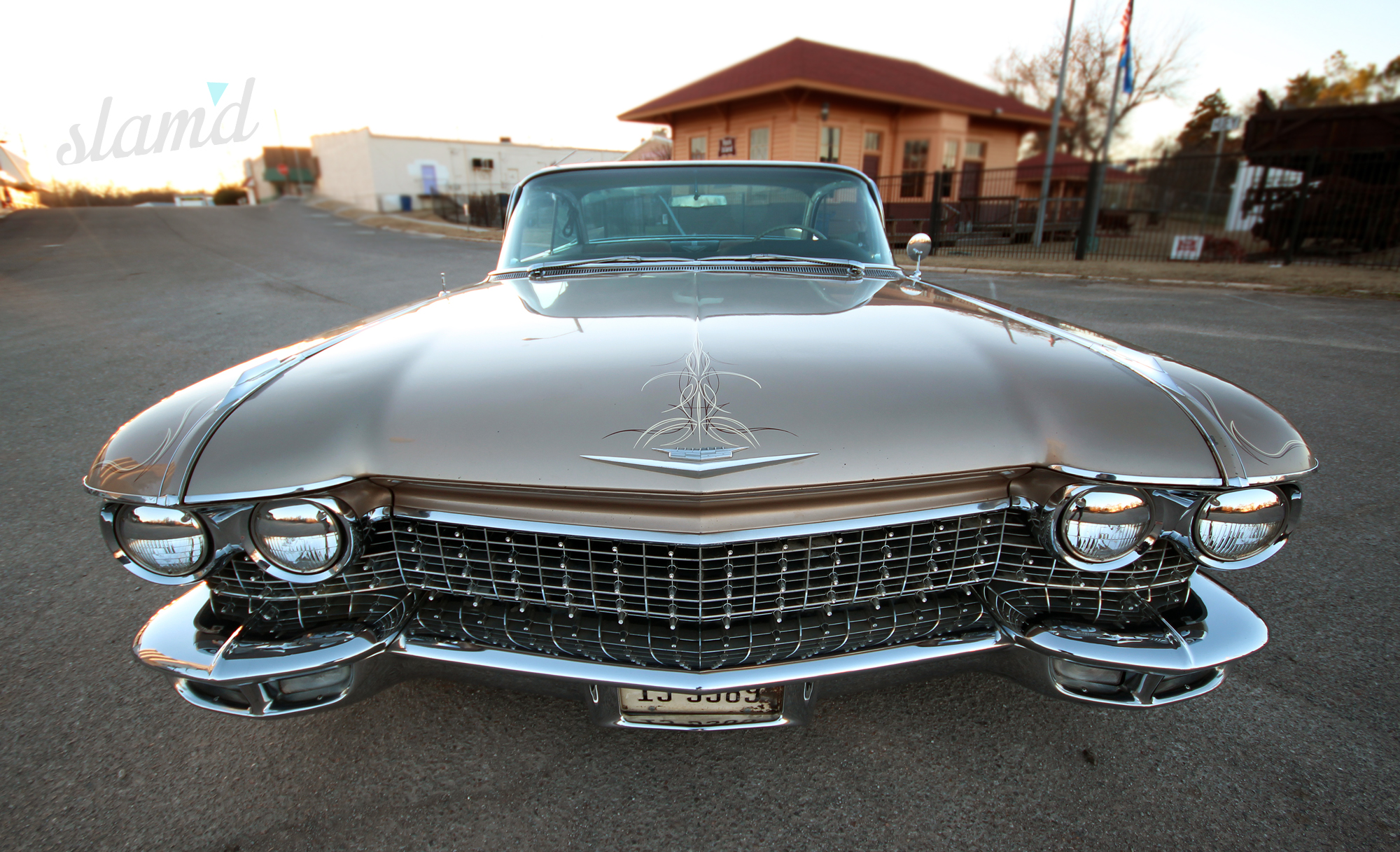 J 1960. Кадиллак купе Девиль 1960. Кадиллак Девиль 1959 лоурайдер. Cadillac Classic Coupe 1960. 1966 Cadillac Deville лоурайдер.